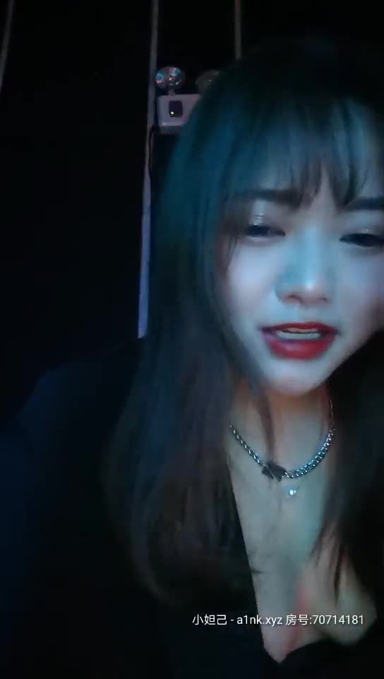 2048.cc@[原版]_002_k六世界小姐_酒吧自慰_20210220