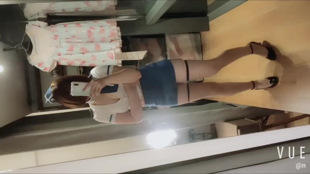 福利姬可爱Coser童颜萝莉 Onlyfans~Nikumikyo (きょう肉肉)【600V】 (1)