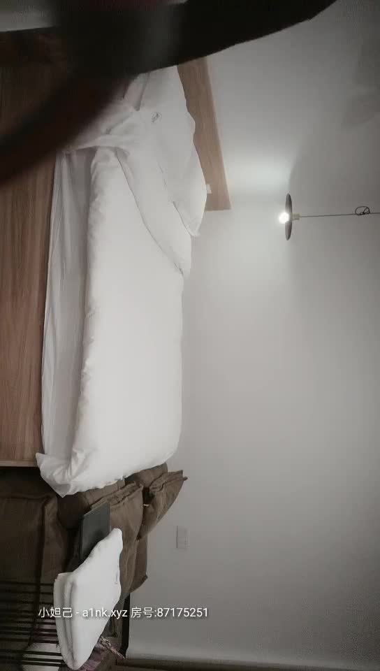 2048.cc@[原版]_019_极品新人下水_啪啪内射_20210310