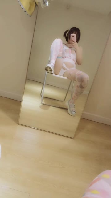 福利姬可爱Coser童颜萝莉 Onlyfans~Nikumikyo (きょう肉肉)【600V】 (3)