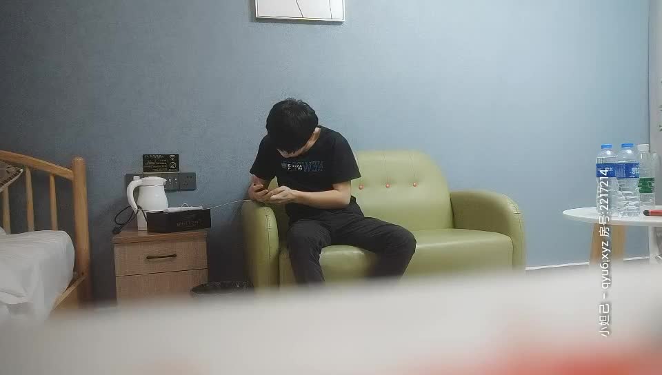 2048.cc@[原版]_013_小白寻花_啪啪_20210428