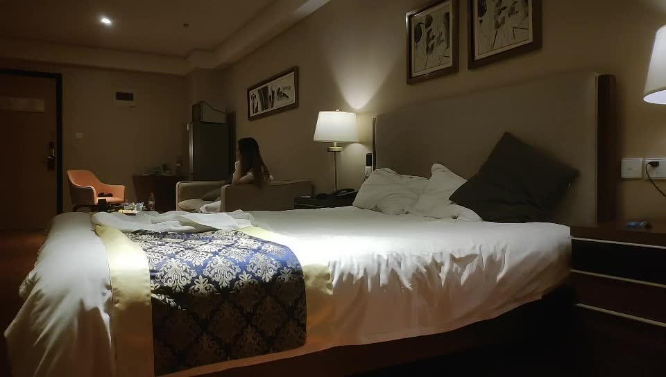 2048.cc@[原版]_010_欧阳专攻良家_啪啪第二场_20210712