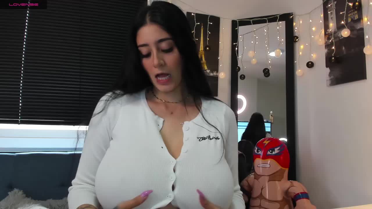 核弹巨乳【katestone_again】极品坦克 道具大黑牛自慰大秀合集【54v】 (22)