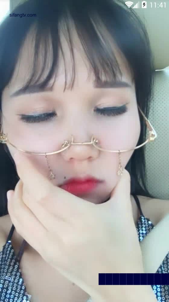 户外露出【你好迷人】美容店勾引技师啪啪 路人啪啪野战 精品合集【106v】 (6)