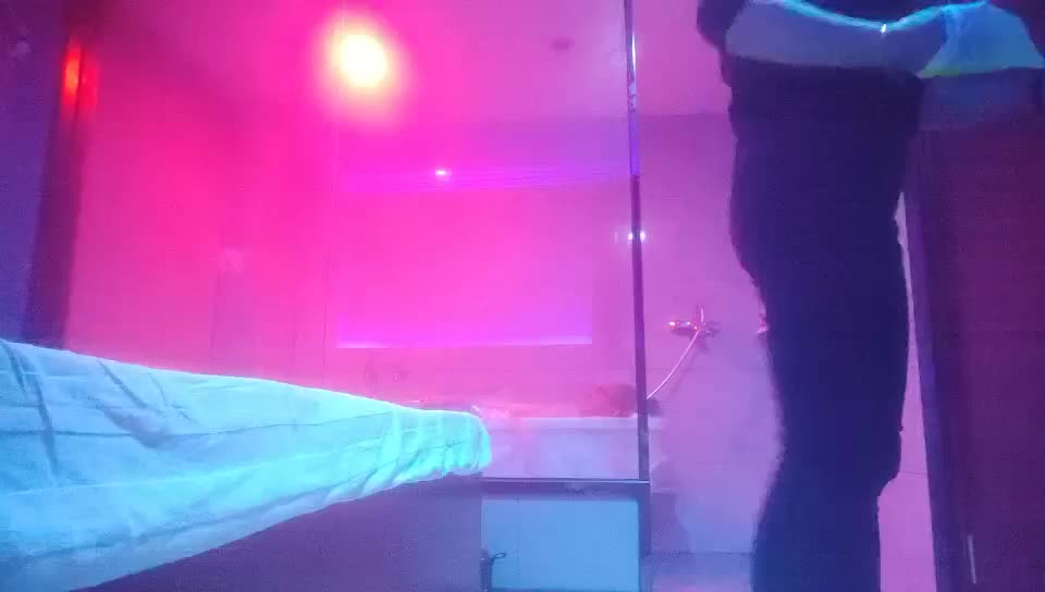 2048.cc@[原y版b]_016_搞g沐m足z良l家j_第d一y场c_20220124