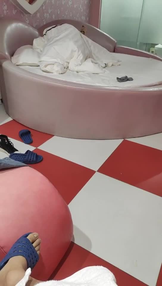 2048.cc@[原y版b]_001_爱a情q故g事s_啪p啪p第d二e场c_20220109