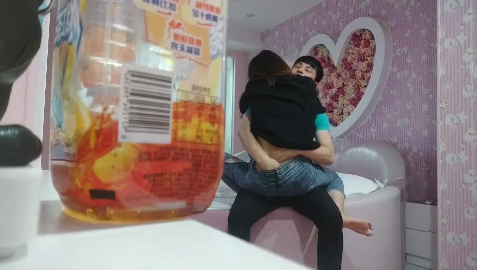 2048.cc@[原y版b]_004_爱a情q故g事s_啪p啪p第d一y场c_20220109