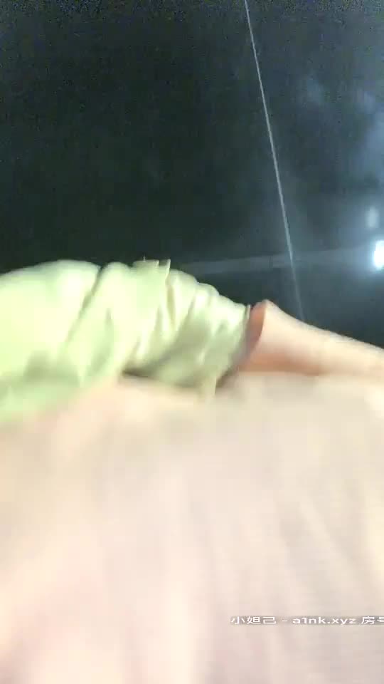 2048.cc@[原版]_044_小圆黎央惠_酒吧厕所诱惑_20210222