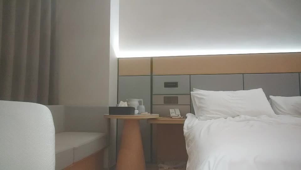 2048.cc@[原y版b]_017_哥g现x在z只z是s个g传c说s_啪p啪p第d二e场c_20220414