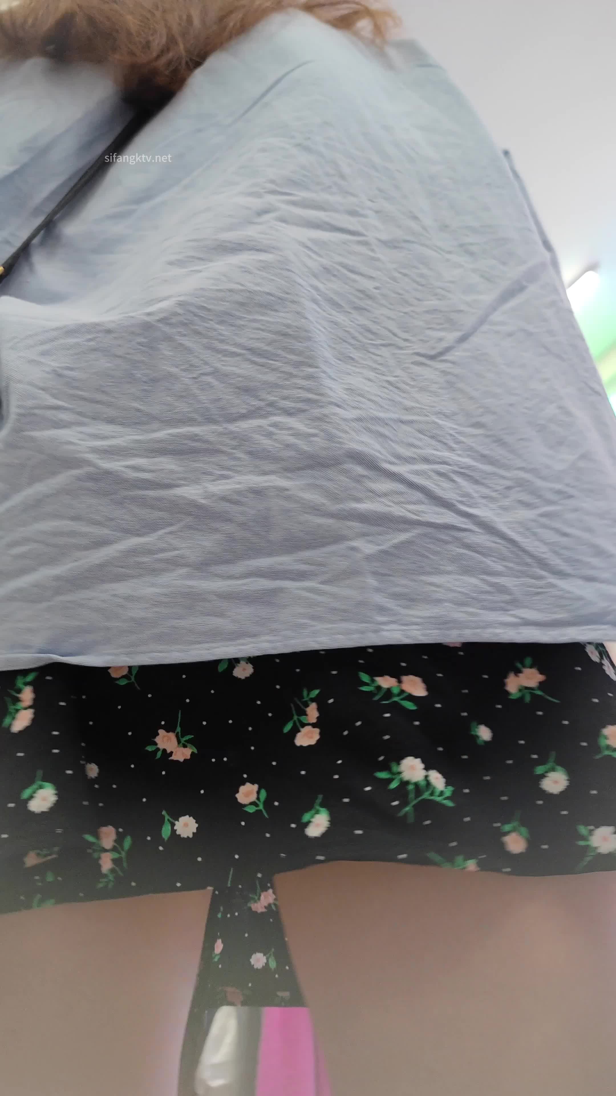 【kxcd】054黑色印花连衣裙长靴美女粉红色内内