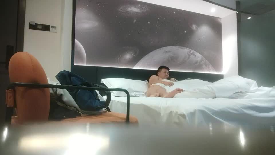 2048.cc@[原y版b]_037_兄x弟d联l寻x花h_啪p啪p第d一y场c_20220206