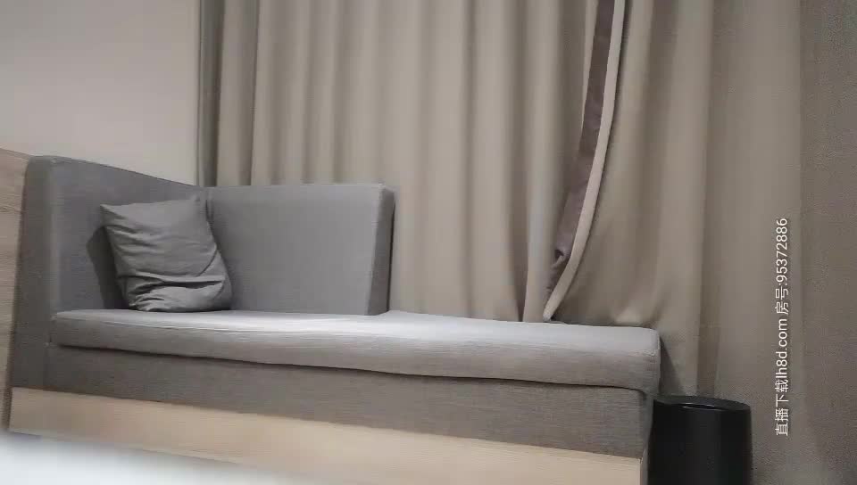 2048.cc@20200709_[原版]小宝寻花_今晚再约两个甜美萌妹双飞啪啪，左拥右抱一起舔弄翘起屁股轮着操，快速抽插妹子推屁股