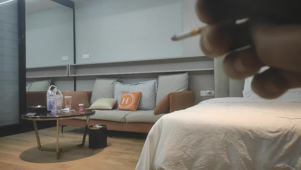 2048.cc@[原y版b]_079_我w有y一y台t拖t拉l机j_啪p啪p第d一y场c_20220317