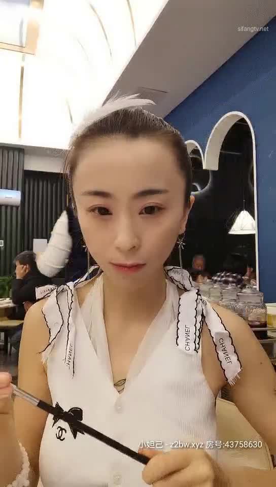 户外公共场所露出【西安大表姐】公共场所自慰 和炮友啪啪啪啪 【60v】 (31)