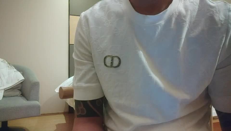 2048.cc@[原y版b]_045_我w是s探t索s者z_啪p啪p两l场c_20220104