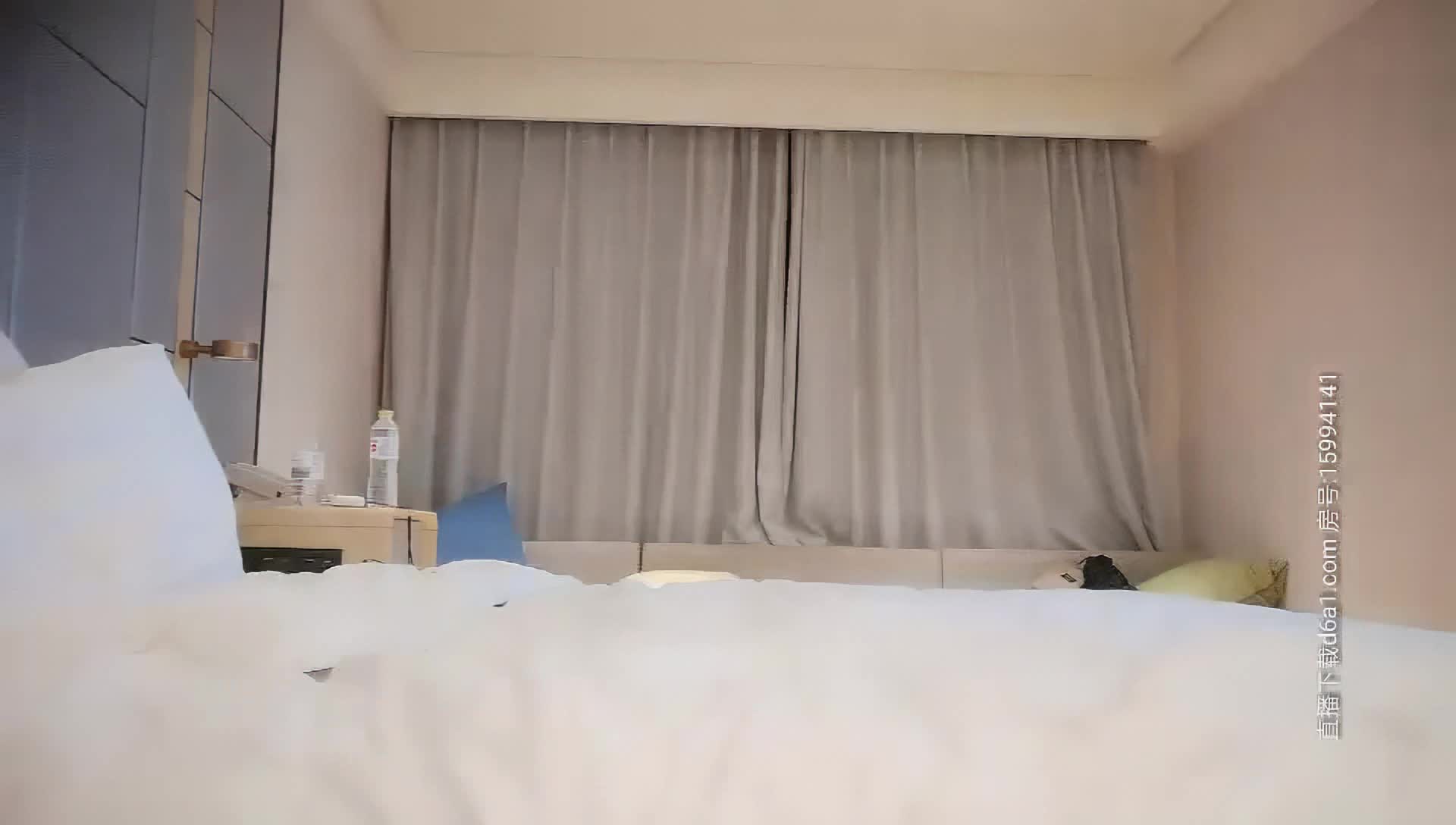 【ai高清画质2k修复】2020.7.23，午夜寻花极品高颜值黑衣妹子第二场，加钟再来一炮镜头前扣逼口交侧入猛操