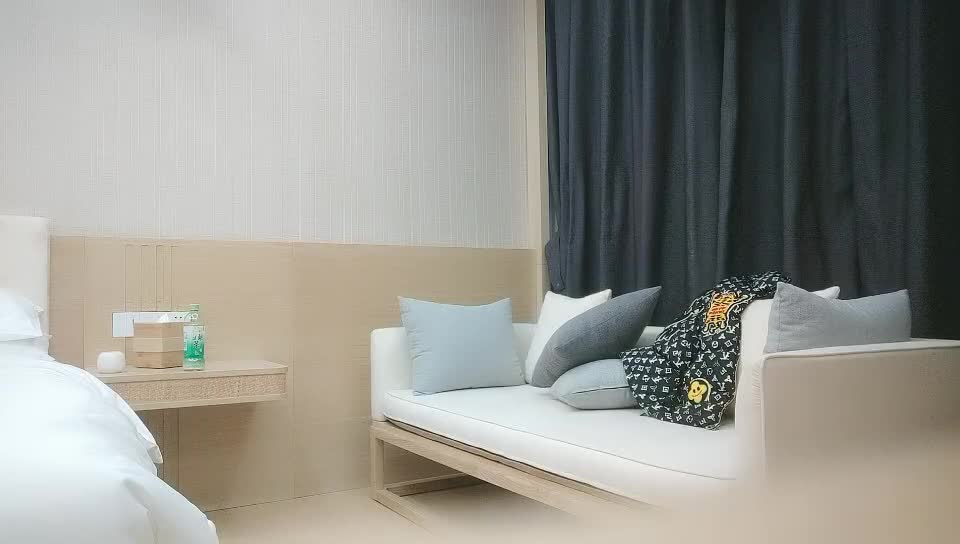 2048.cc@[原y版b]_020_干g净j利l落l_啪p啪p第d一y场c_20211024