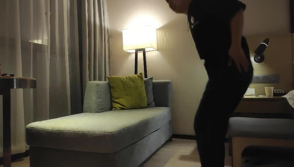 2048.cc@[原y_版b]_019_加j_钱q_哥g_加j_钱q_哥g_啪p_啪p_第d_一y_场c_20211201