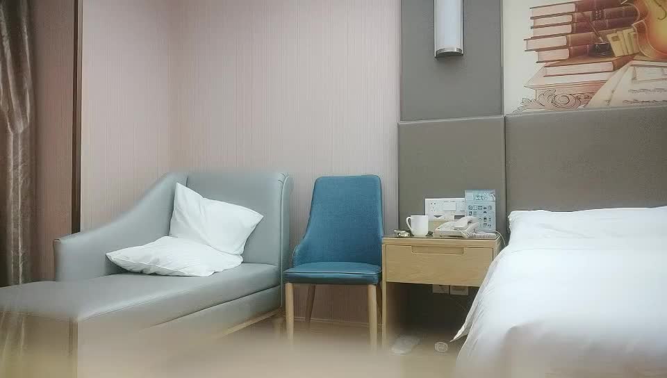 2048.cc@[原y版b]_062_浪l利l战z神s_啪p啪p第d一y场c_20211006