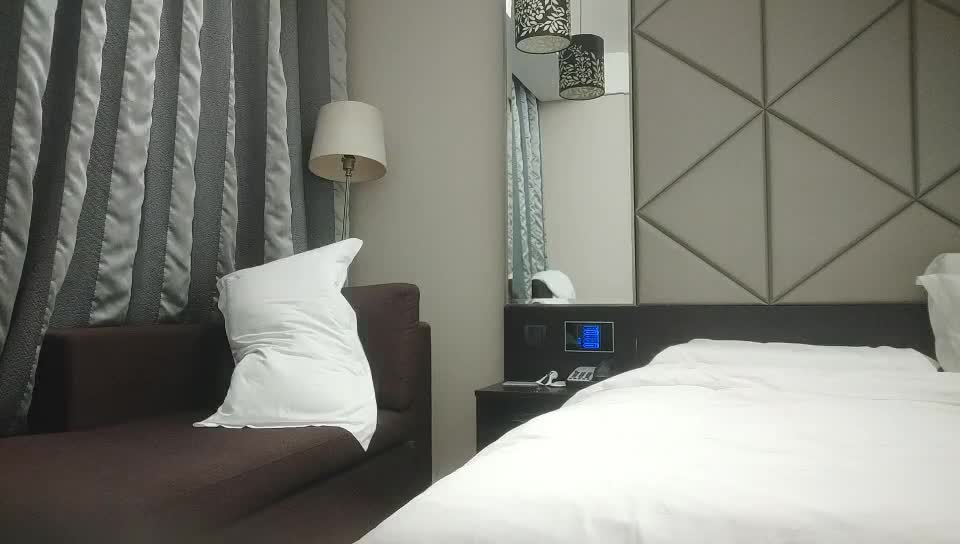 2048.cc@[原y版b]_037_用y利l抽c插c_啪p啪p第d二e场c_20211216