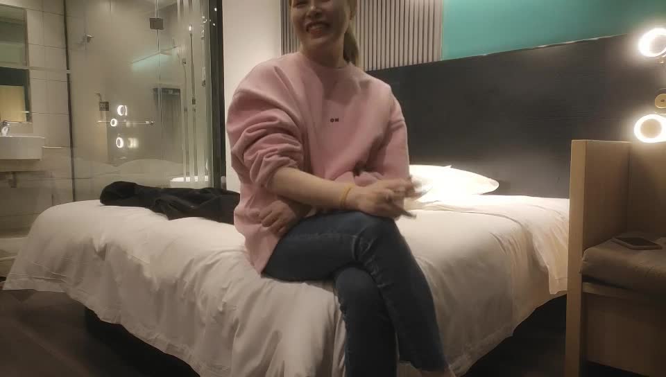 2048.cc@[原y版b]_026_加j钱q哥g加j钱q哥g_啪p啪p第d一y场c_20211101