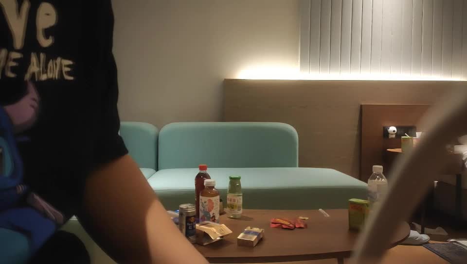 2048.cc@[原y版b]_045_一y支z百b威w喝h到d底d_啪p啪p第d二e场c_20211116