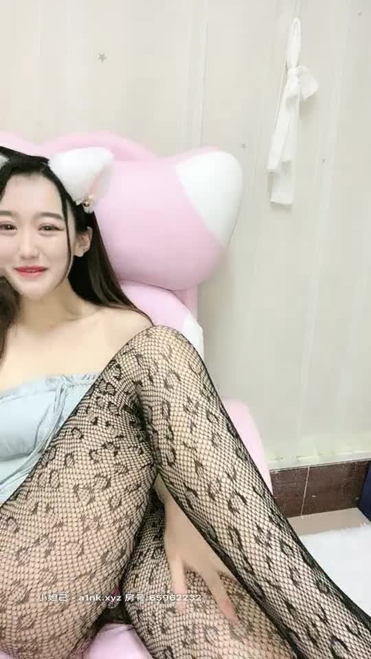 极品丝袜少妇【丝袜妖姬呐 】颜值身材都一流~丝袜控~大黑牛跳蛋自慰粉穴【63V】 (61)