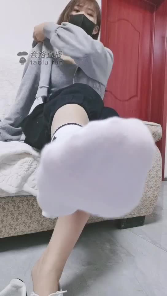 剧情小白鞋学霸虐小处男_若依_