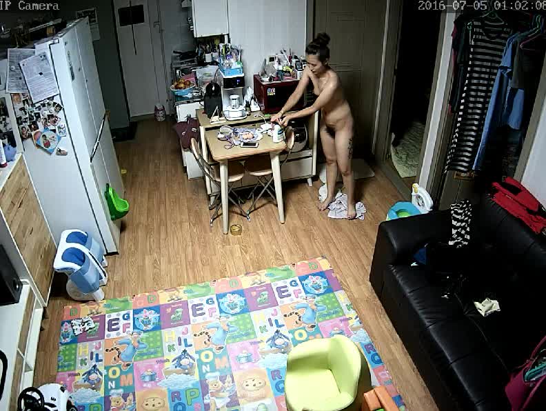 韩国居家摄像头黑客破解偷拍(4)