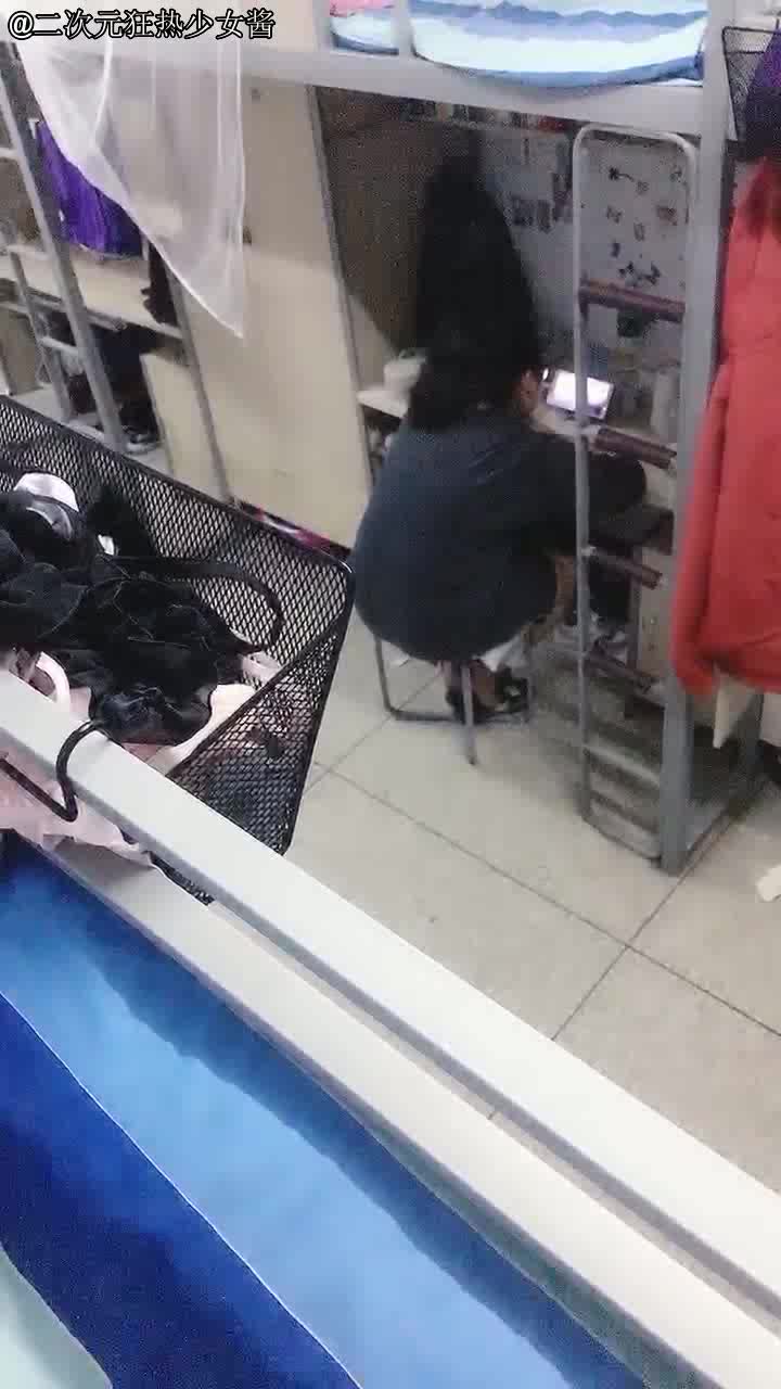 G奶在大学宿舍揉奶自慰【二次元狂热少女】 漂亮美乳爆奶 粉嫩美鲍 巨乳诱惑【57v】 (31)