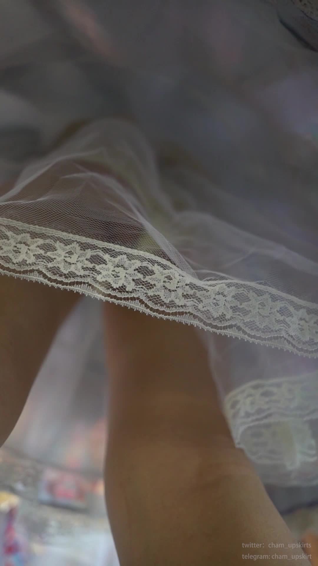 【yzwcd】ym152可爱lo裙小姐姐！白色透明网纱挡不住黄内！