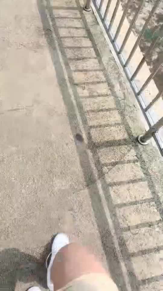 用金钱诱惑拜金大学生兼职【周导演员海选】夏日集结众多美女，淫窟内群P 户外勾搭【99v】 (5)