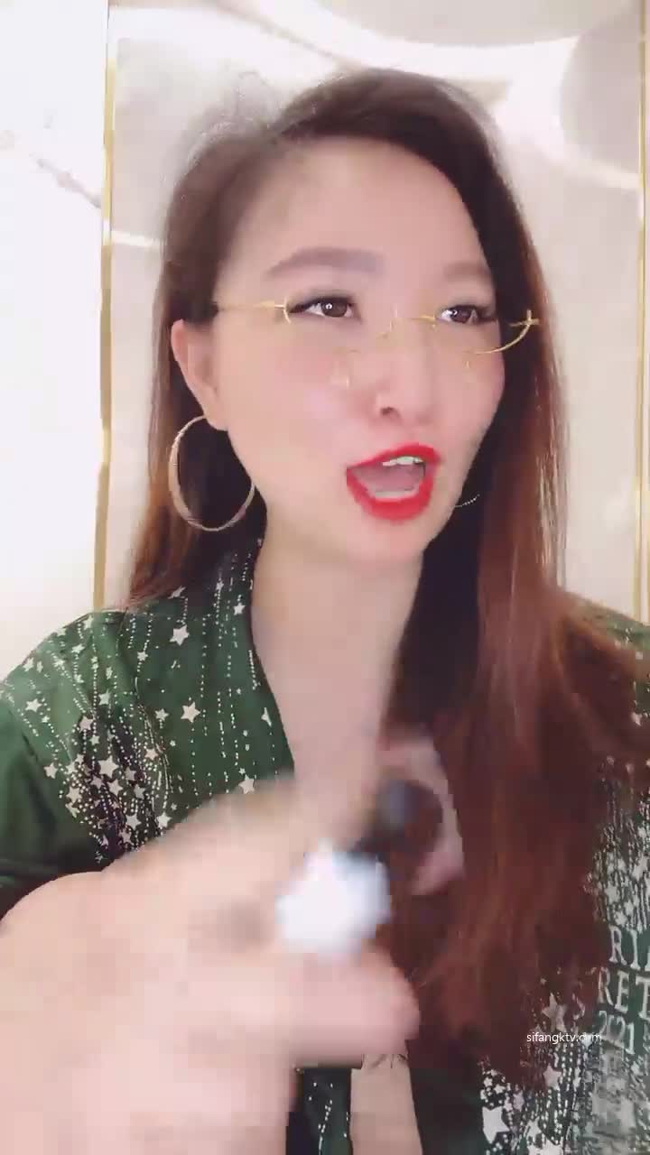 极品翘臀~【欧美鹿鹿】狂轰滥炸骑乘位猛坐，爽翻白浆四溅 附微信福利视频【100v】 (165)