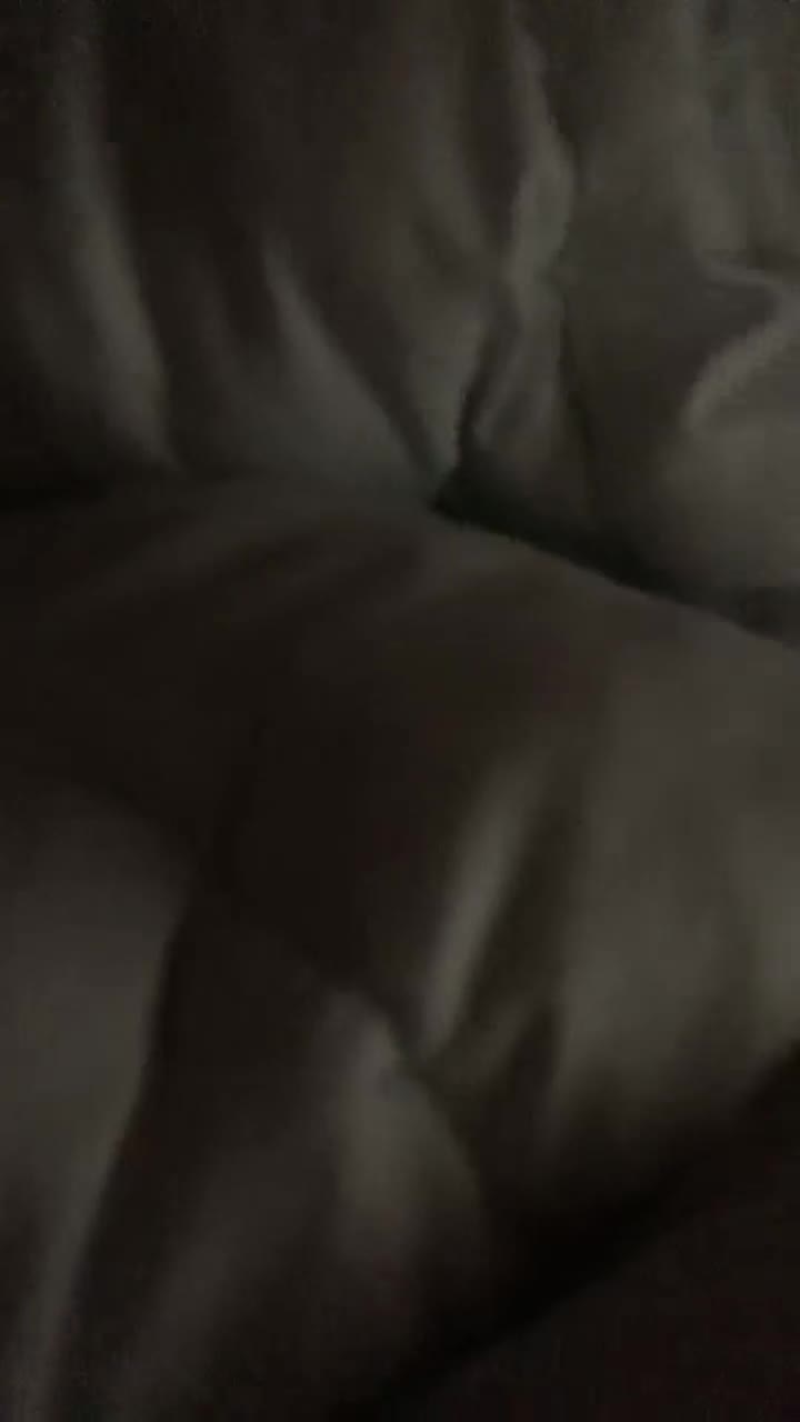 用金钱诱惑拜金大学生兼职【周导演员海选】夏日集结众多美女，淫窟内群P 户外勾搭【99v】 (31)