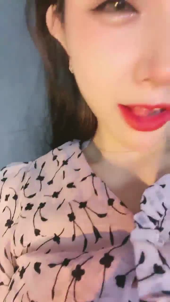 虎牙星秀大主播~火爆人气女神【人间尤辘】网红脸女神~道具自慰~致命的快感~骚水喷发【104V】 (101)