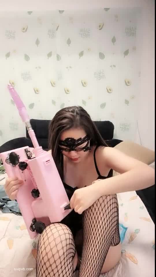 二位极品姐妹花 双飞服务【姐妹榨汁机】 服侍大屌男 口爆吞精无套射【100v】 (103)