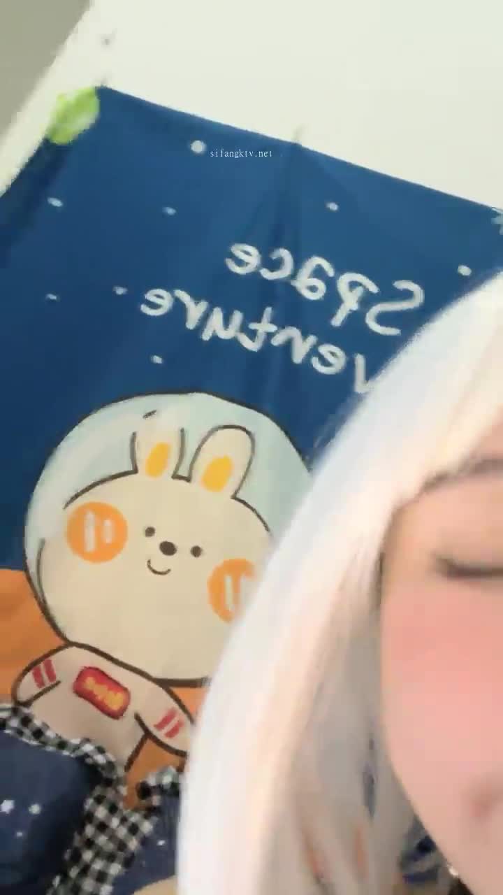 二次元小萝莉，人美声甜，露脸大黑牛、假几巴、跳蛋自慰合集【72v】 (41)