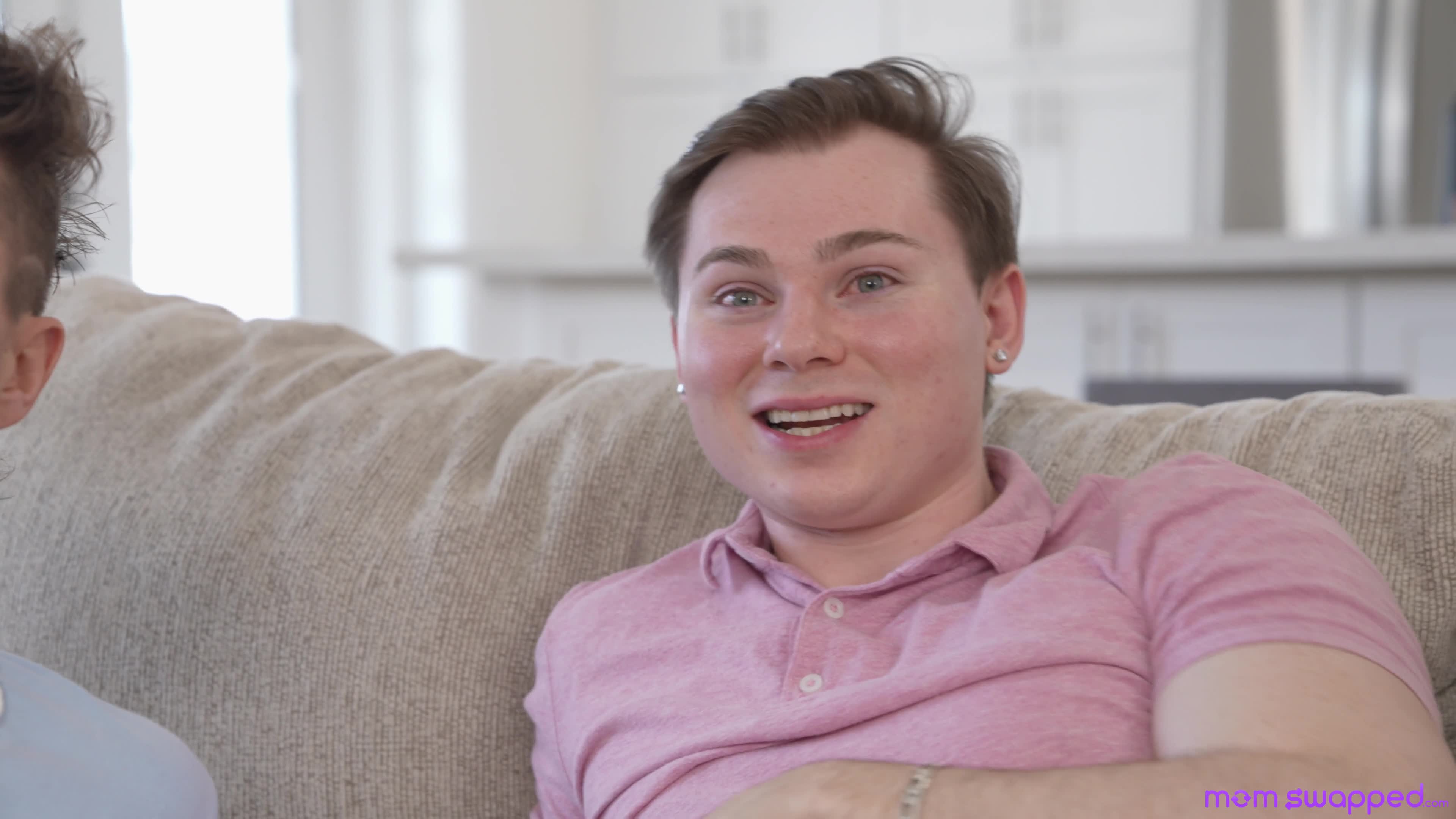 momswapped.24.05.24.jennifer.white.and.millie.morgan.our.stepmoms.lend.us.a.hand.4k