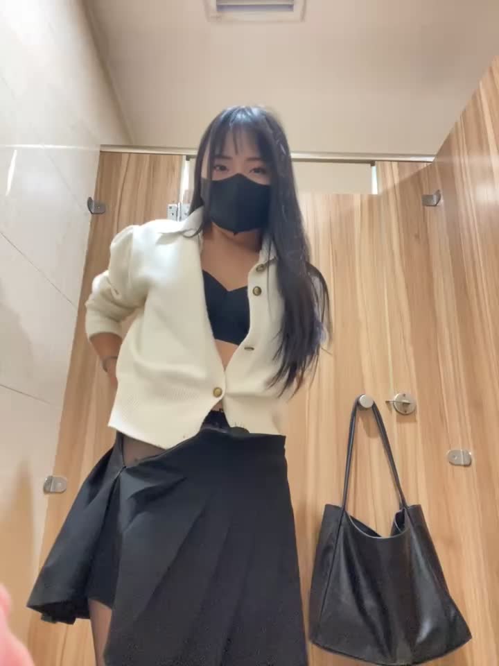 Asia-Lynn_2024-11-08_22-32-18_421