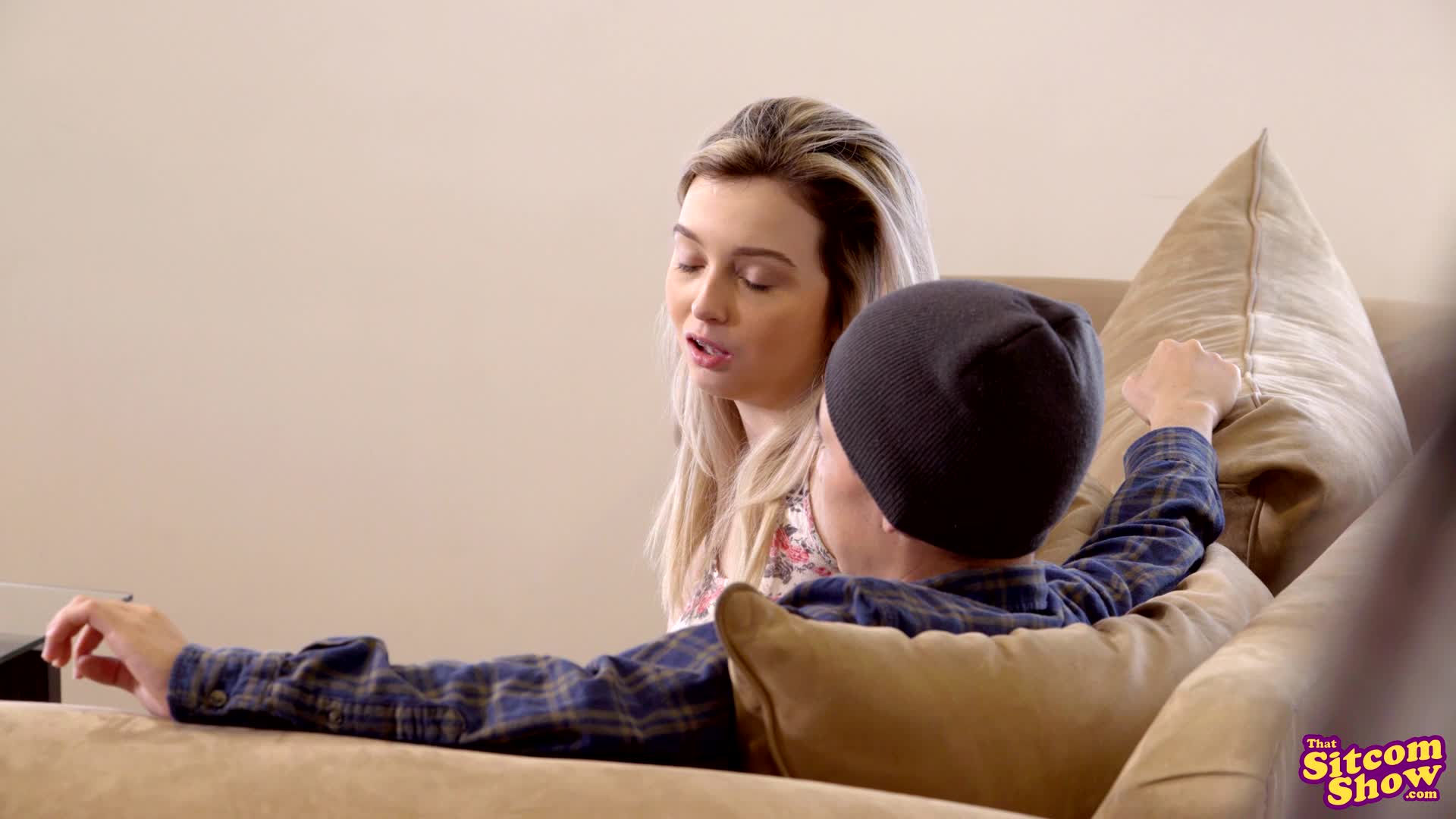 tss.19.01.05.lexi.lore.cumming.with.the.connors.it.must.be.love