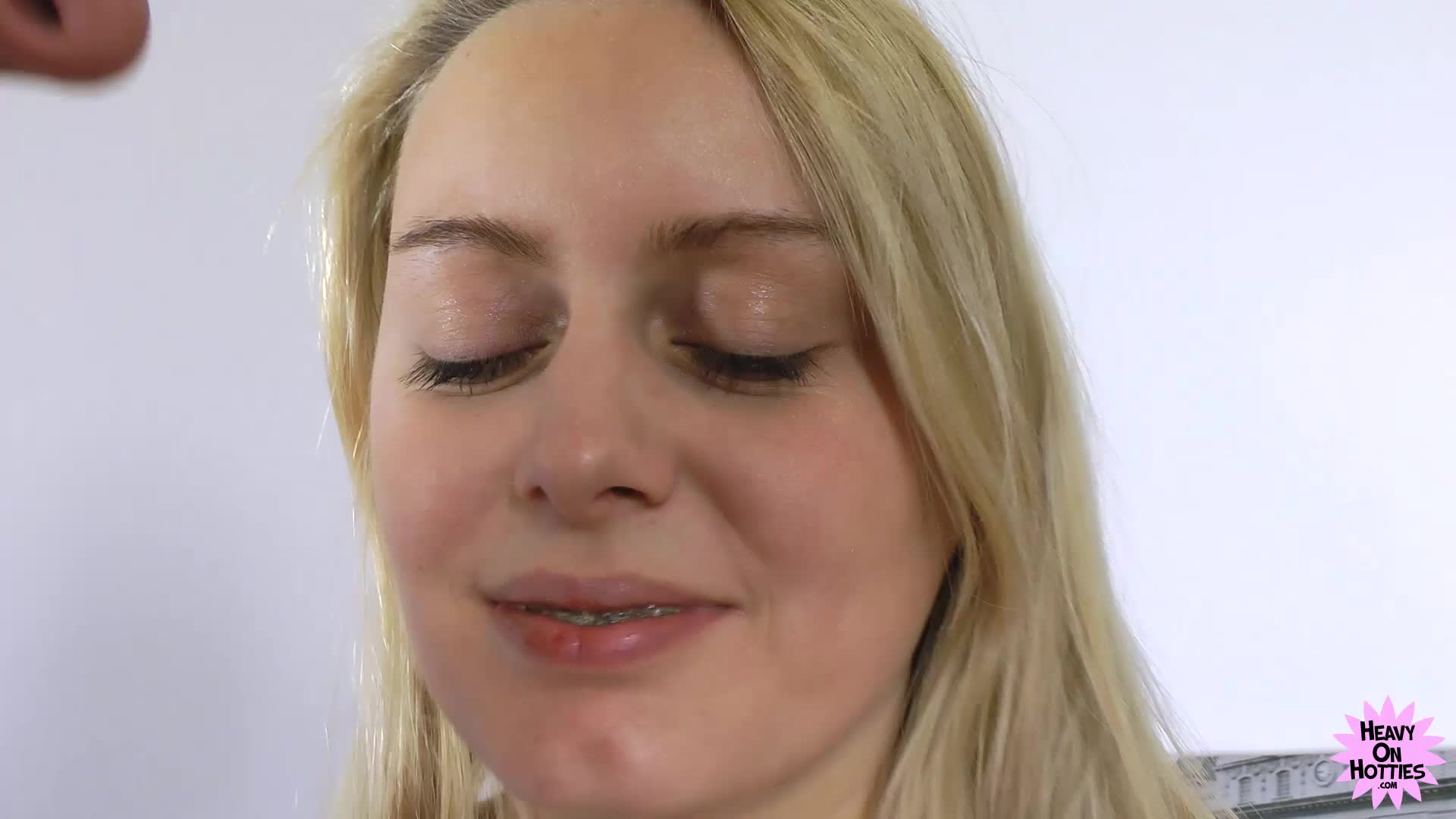 hotties.e149.pamela.preggo.handjob