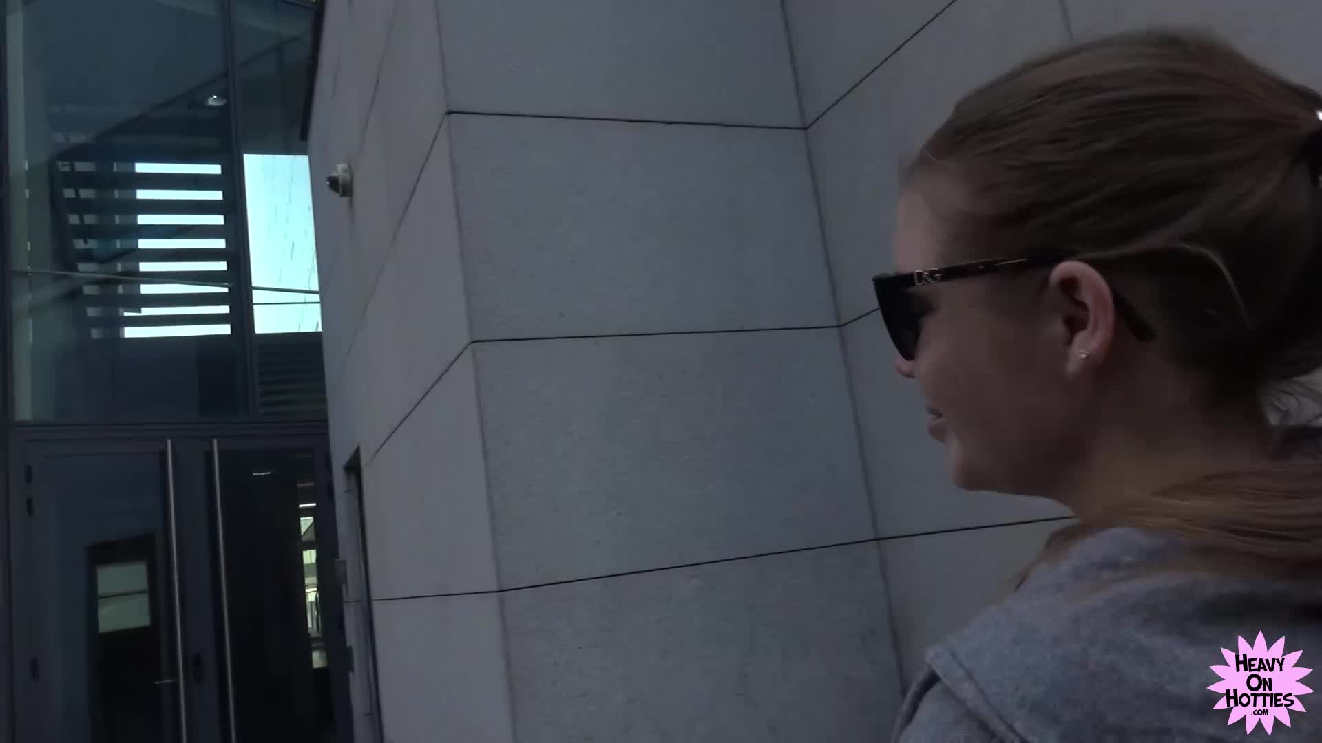 hotties.e184.alessandra.jane.subway.pick-up