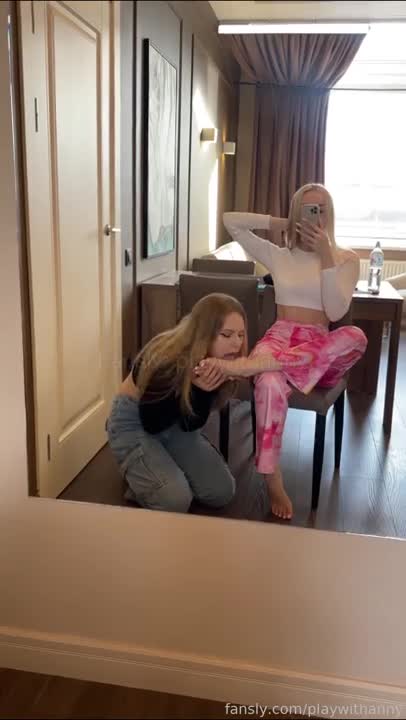 [Fansly] PlaywithAnny - 40 (nDxxIQVP)