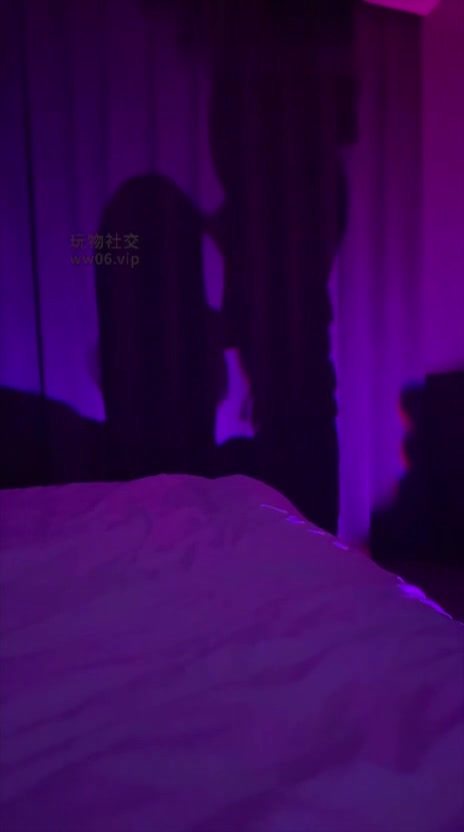 2048.hk@AIUTJ：红绿灯影子诱惑榨精意淫版