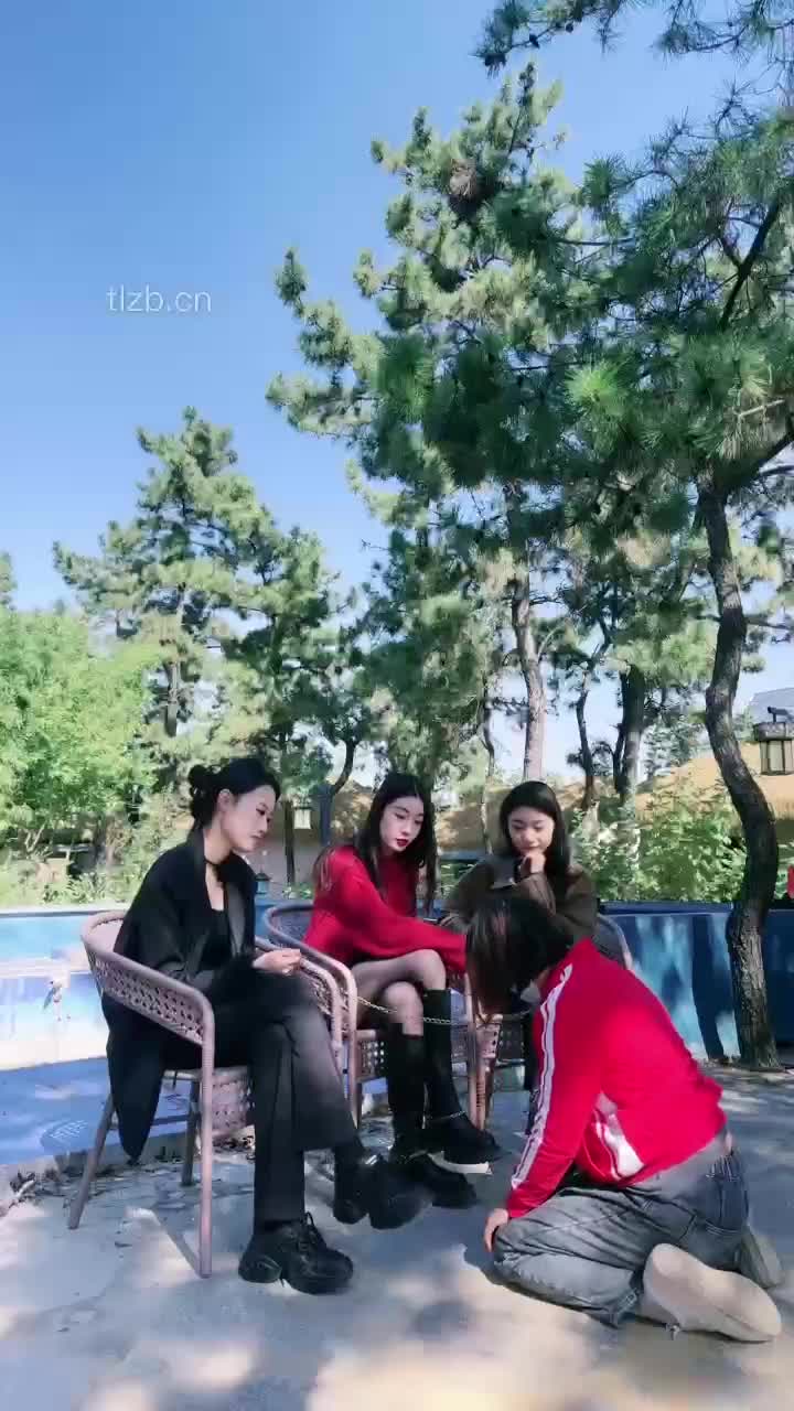 2048.hk@宸宸TJ：三S室外调教开发女同学做狗