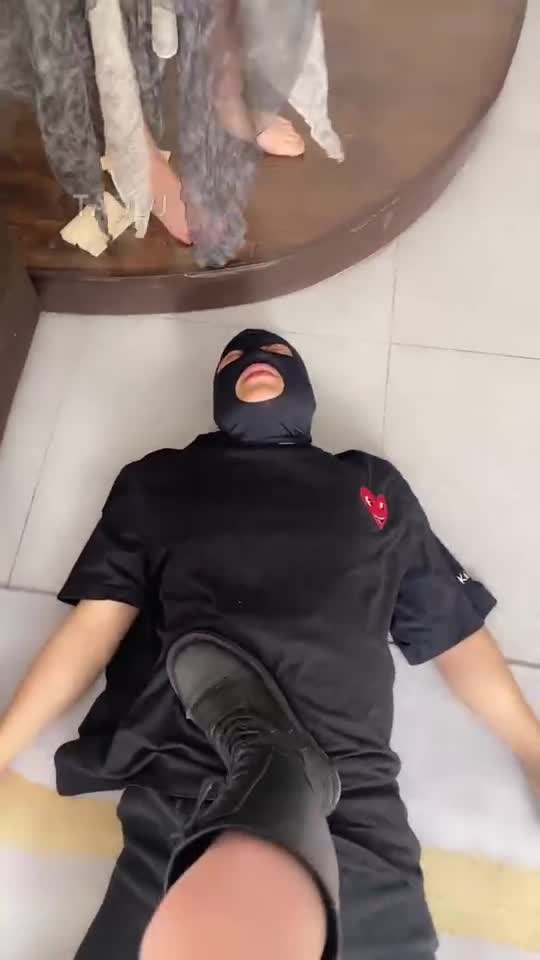 2048.hk@领主老大TJ：奴下奴给女奴吃翔后呕吐物喂男奴深喉狗嘴