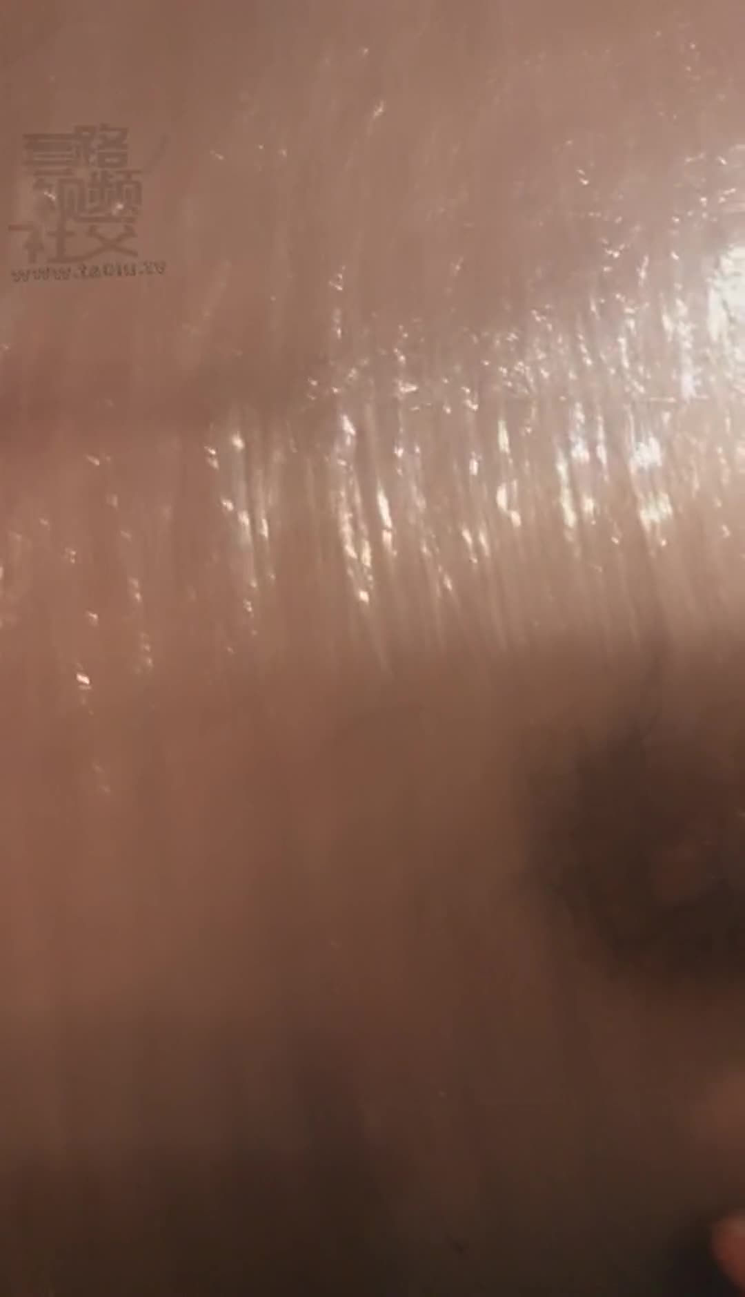 @2048.hk回眸女王直播轻度恋足木乃伊_回眸女王剪刀虐狗乳头