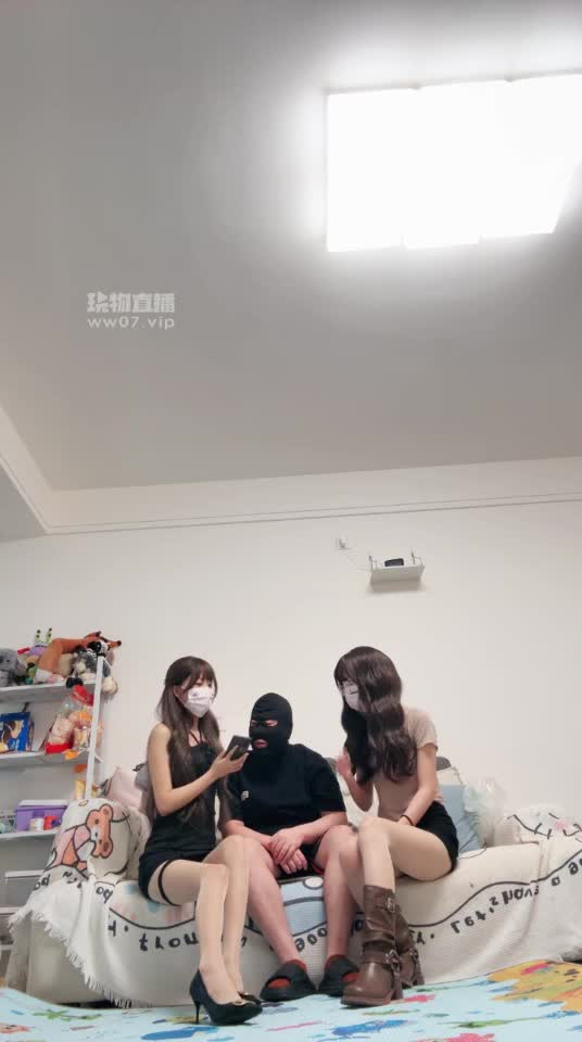 2048.hk@鹿可 一唯 TJ：双技师调顾客 狂扇100耳光 棉袜肉丝双重诱惑 轮流口水 坐脸 闻臀吃屁 全体重踩鸡