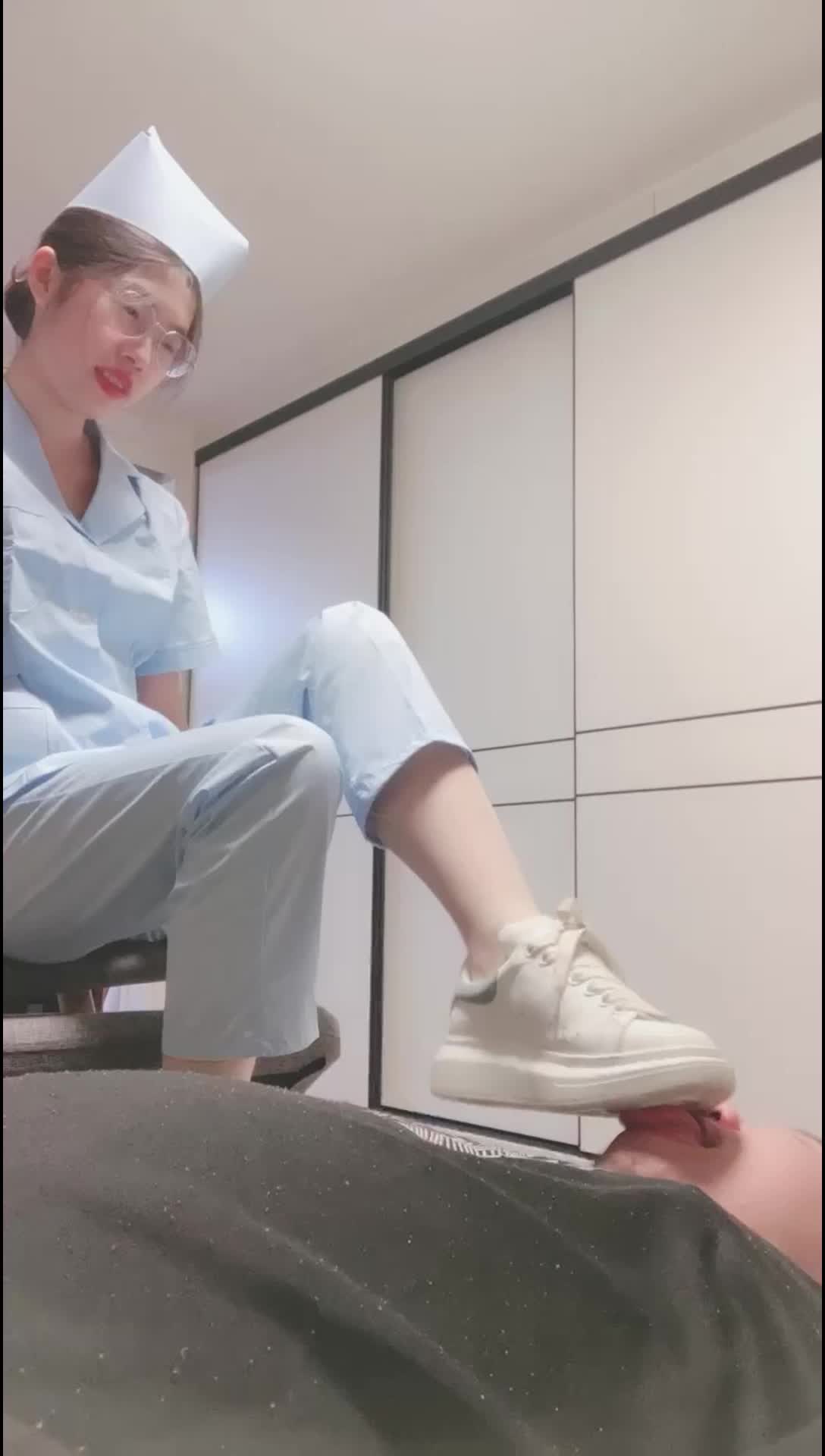 @2048.hk嘉妮S 055 制服诱惑-护士的特殊治疗