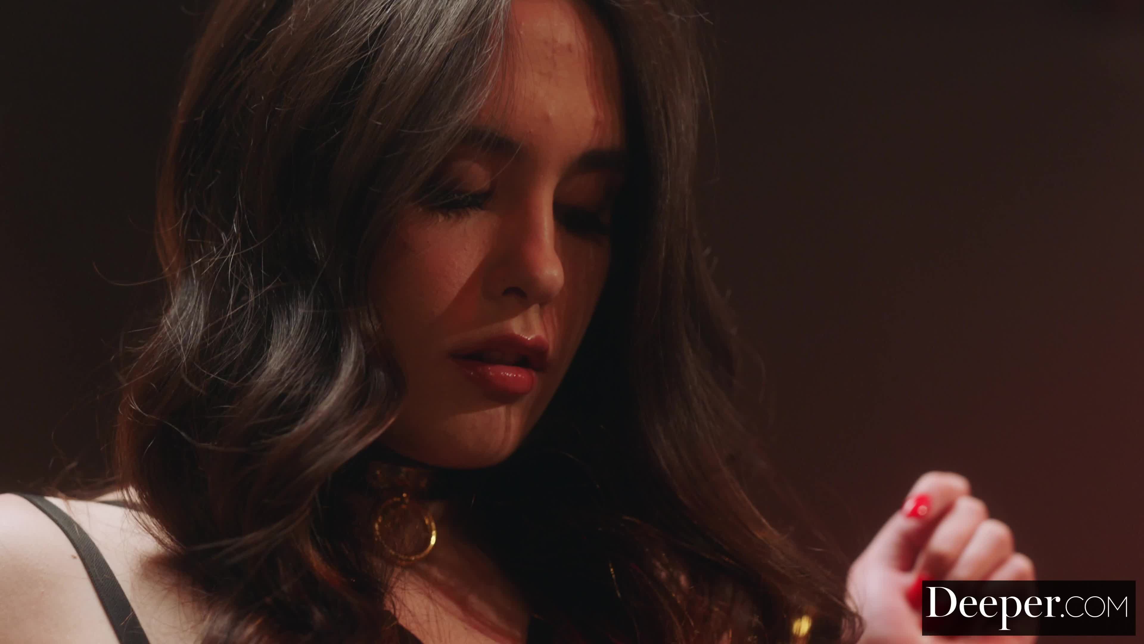 deeper.25.03.20.daisy.phoenix.predicament.xxx